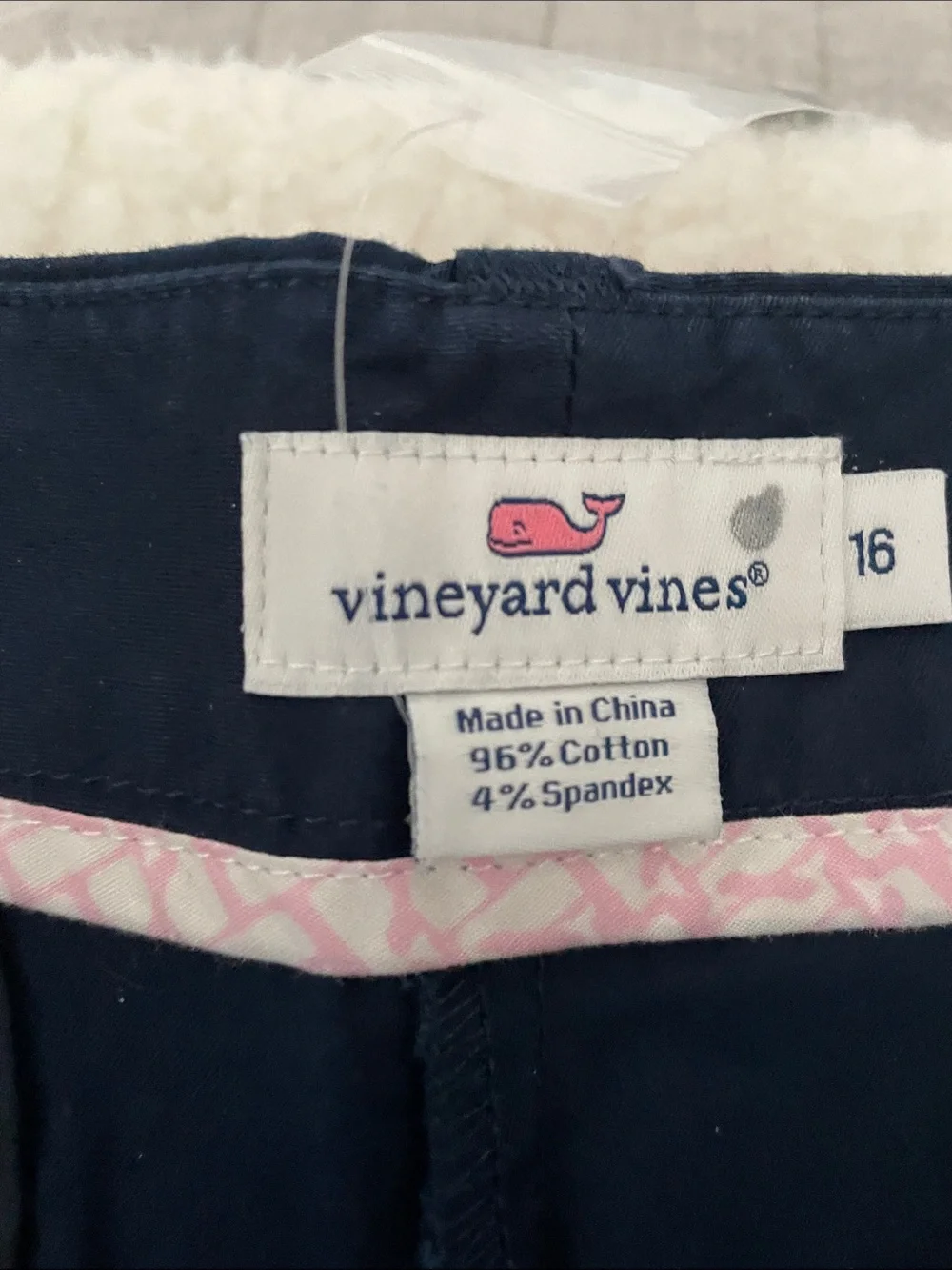 Vineyard Vines Women's Navy Flat-Front Dayboat Shorts - Picture 3 of 4